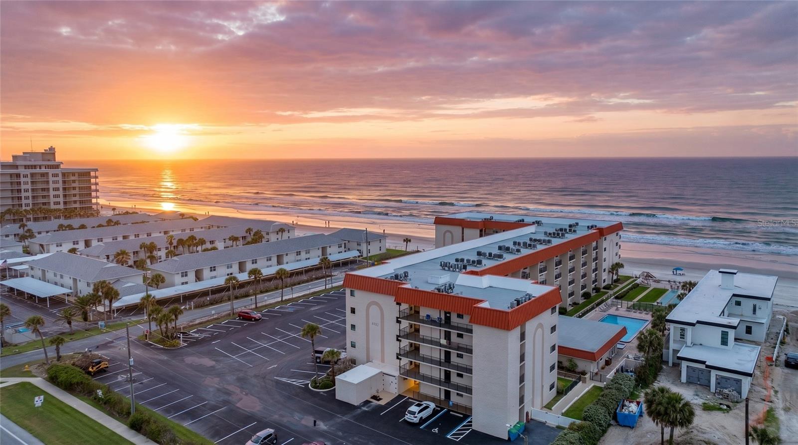 HACIENDA DEL SOL CONDO - Residential