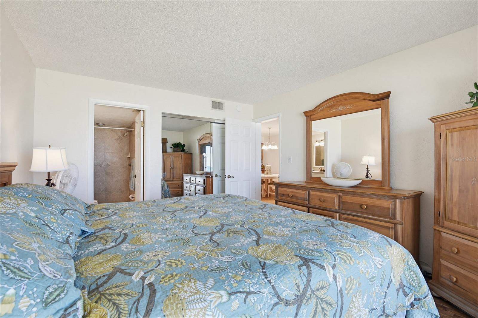 HACIENDA DEL SOL CONDO - Residential