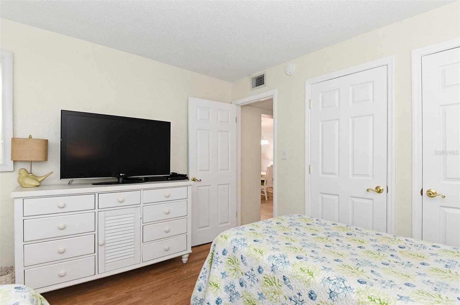 HACIENDA DEL SOL CONDO - Residential