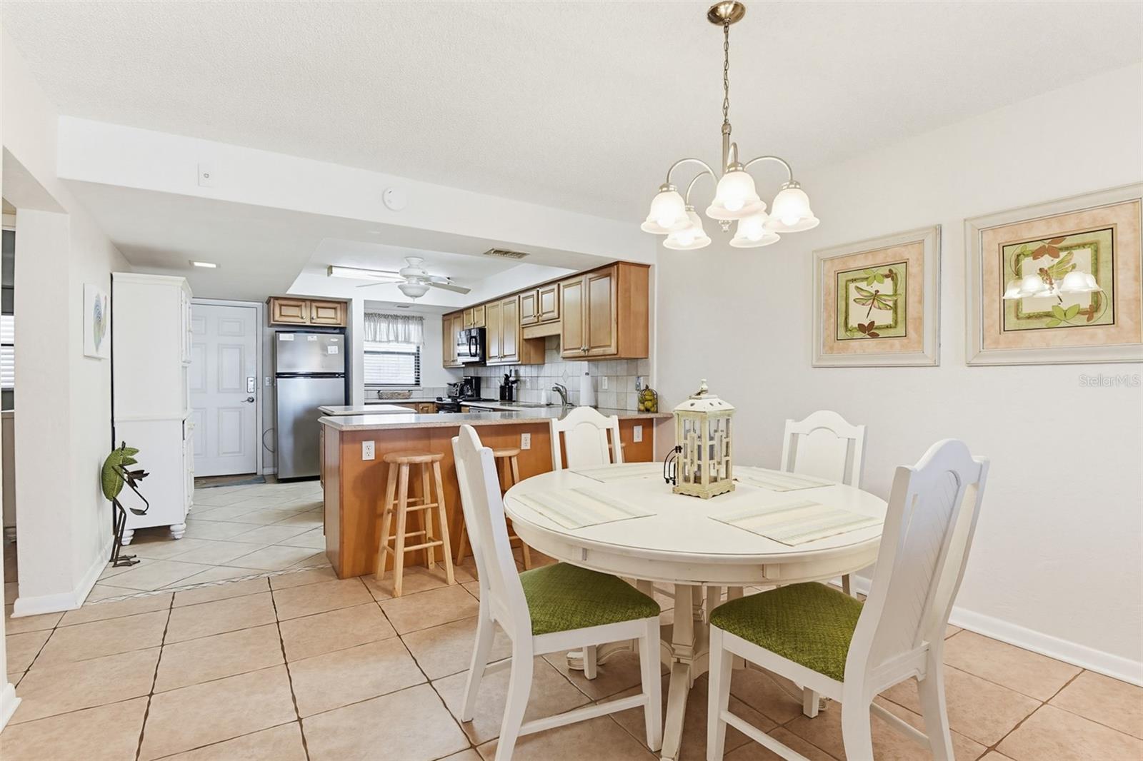 HACIENDA DEL SOL CONDO - Residential