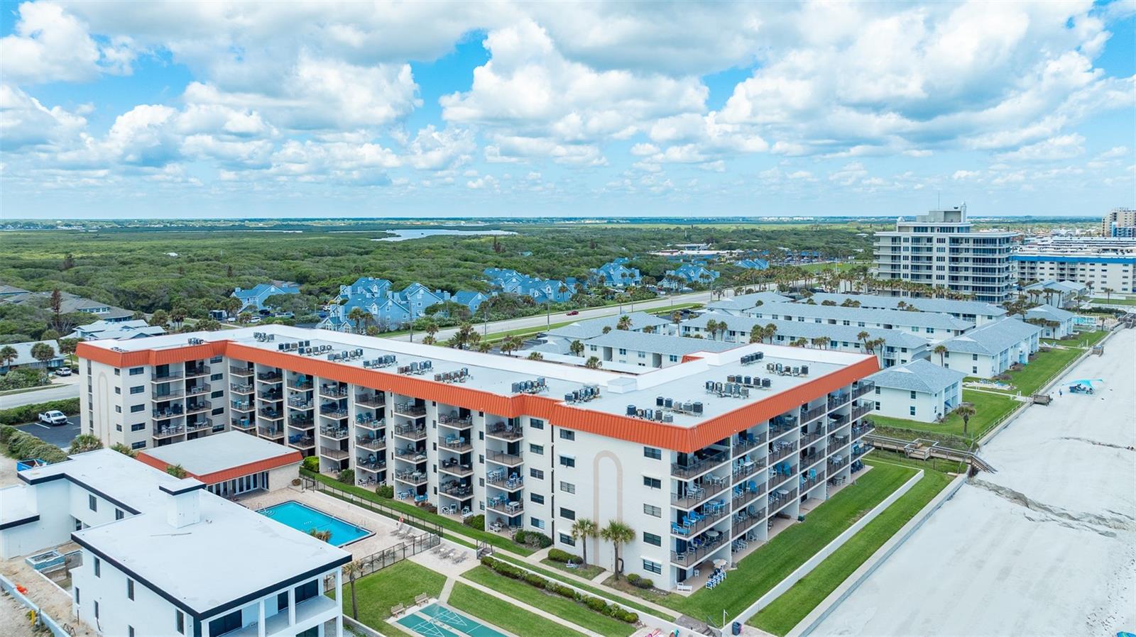 HACIENDA DEL SOL CONDO - Residential