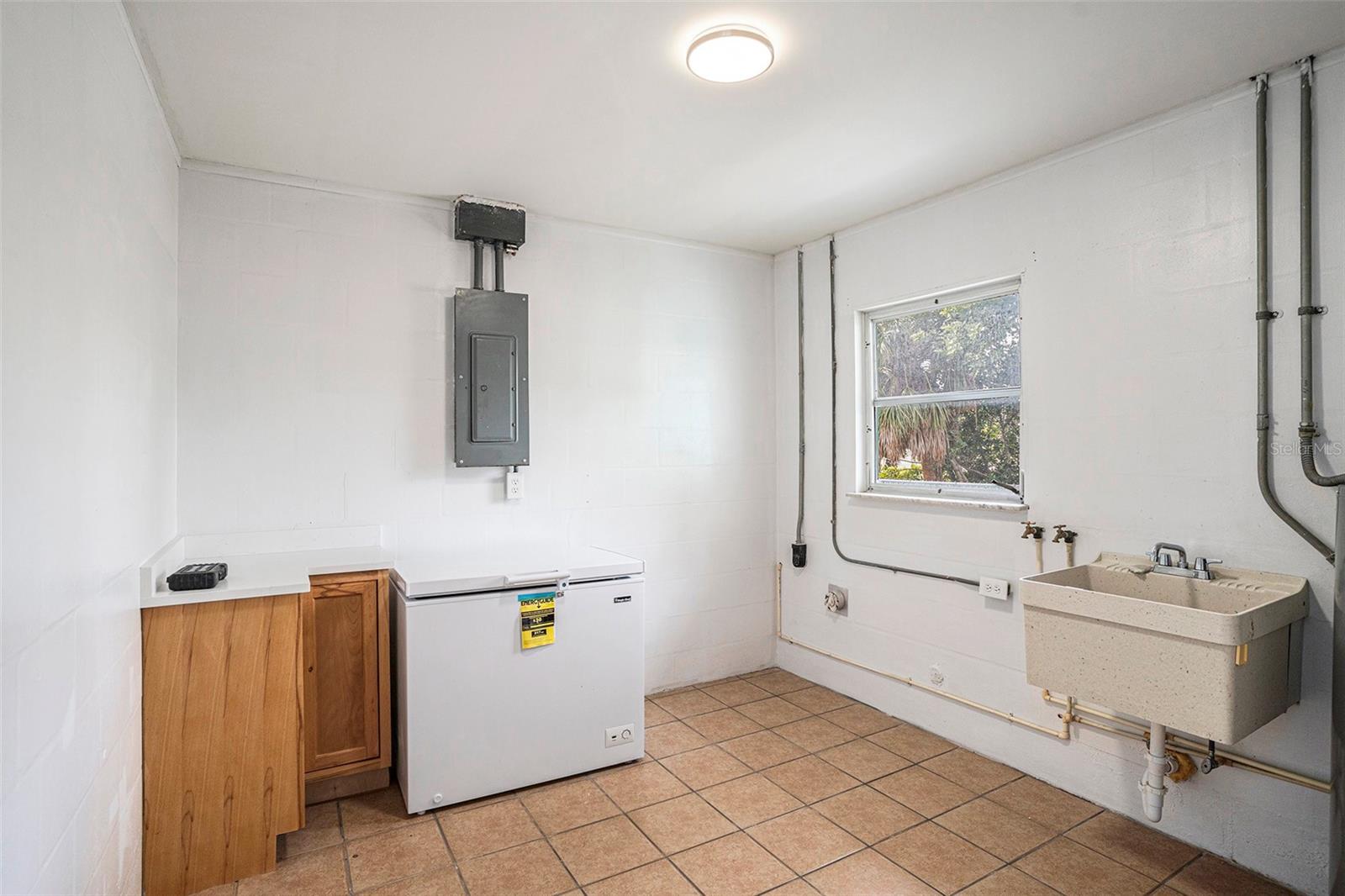 KIMS COVE - Residential