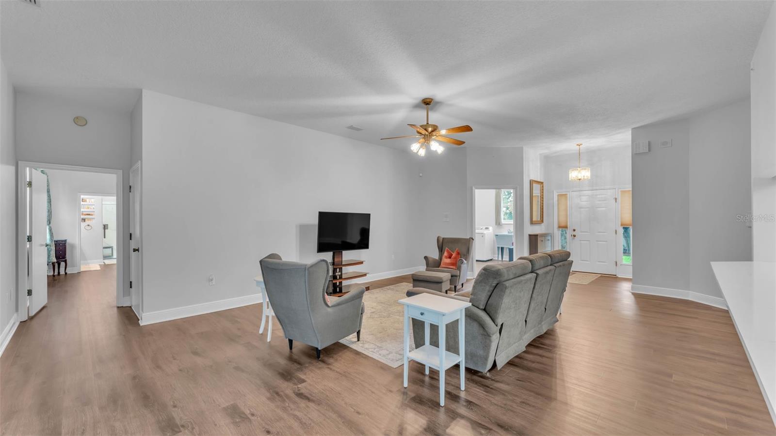 535 N TODHUNTER WAY