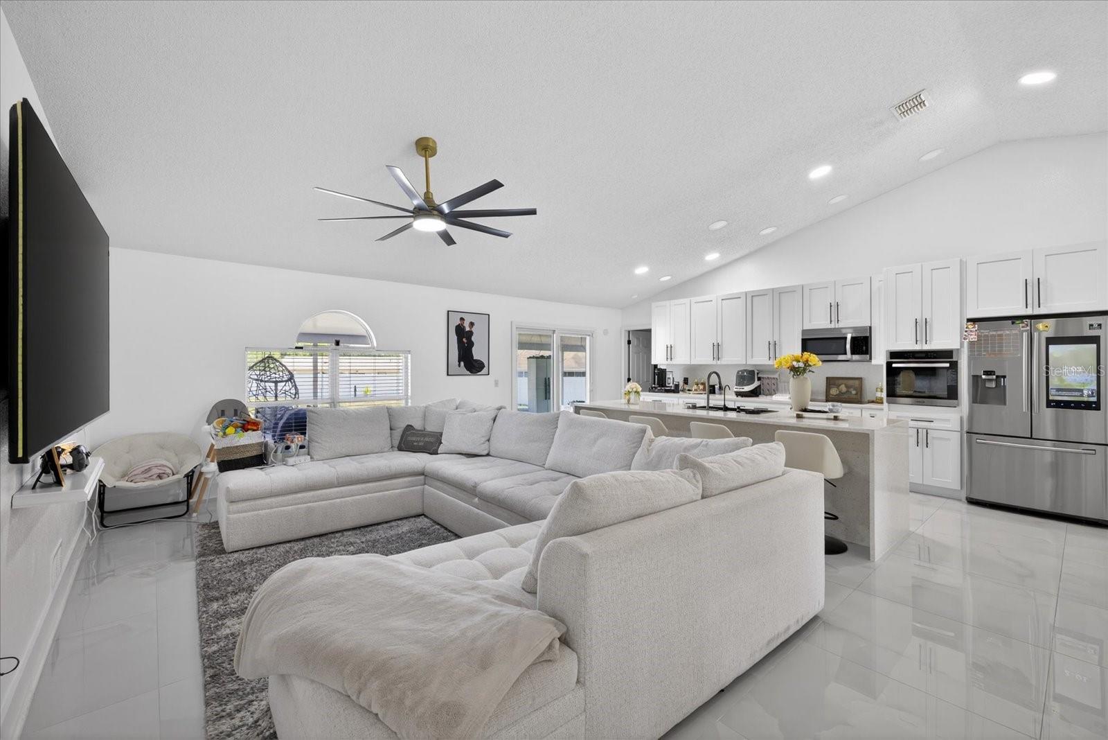 SPRING HILL - Residential