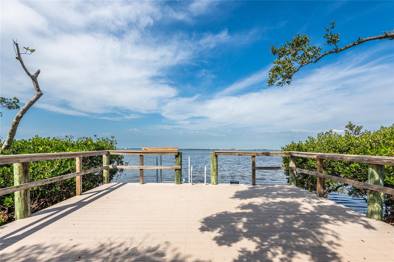 PALMA SOLA BAY CLUB - Residential
