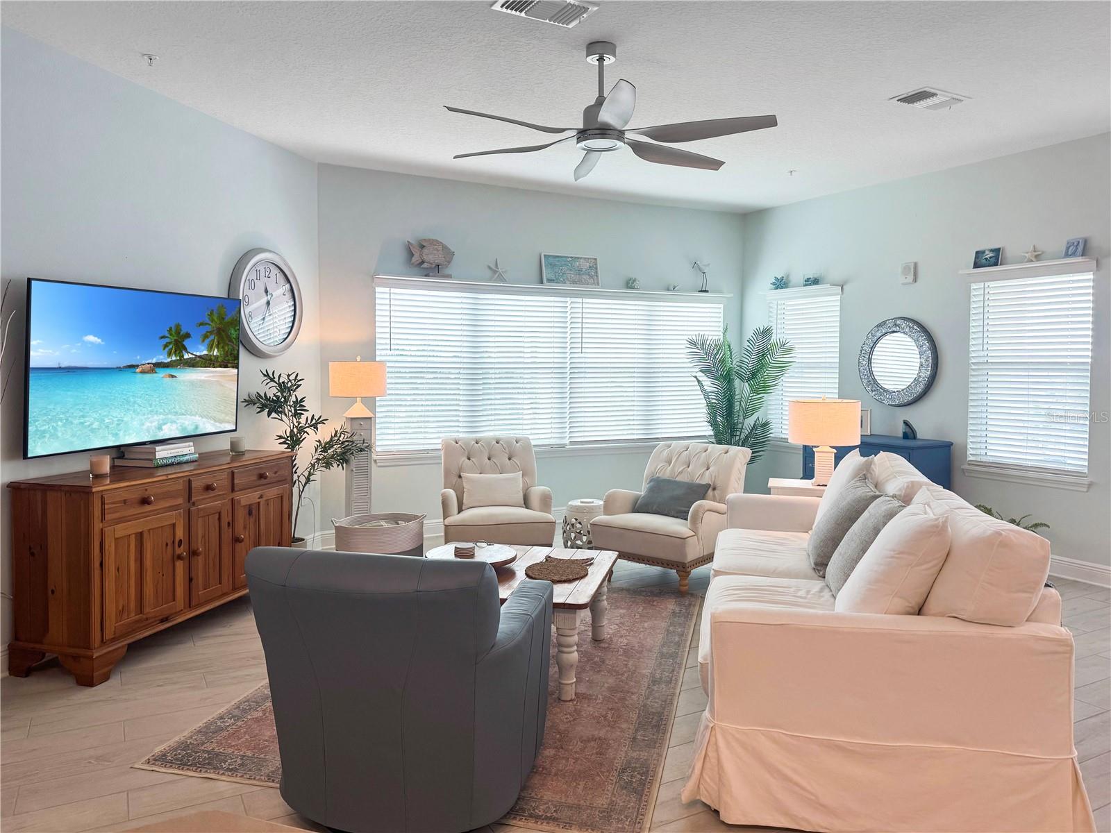 PALMA SOLA BAY CLUB - Residential