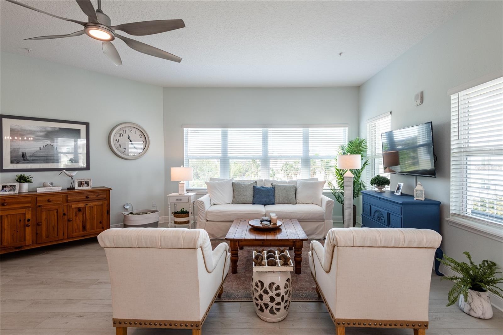 PALMA SOLA BAY CLUB - Residential
