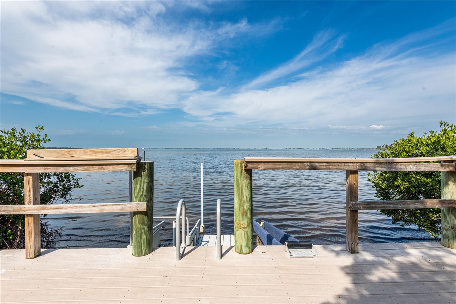 PALMA SOLA BAY CLUB - Residential