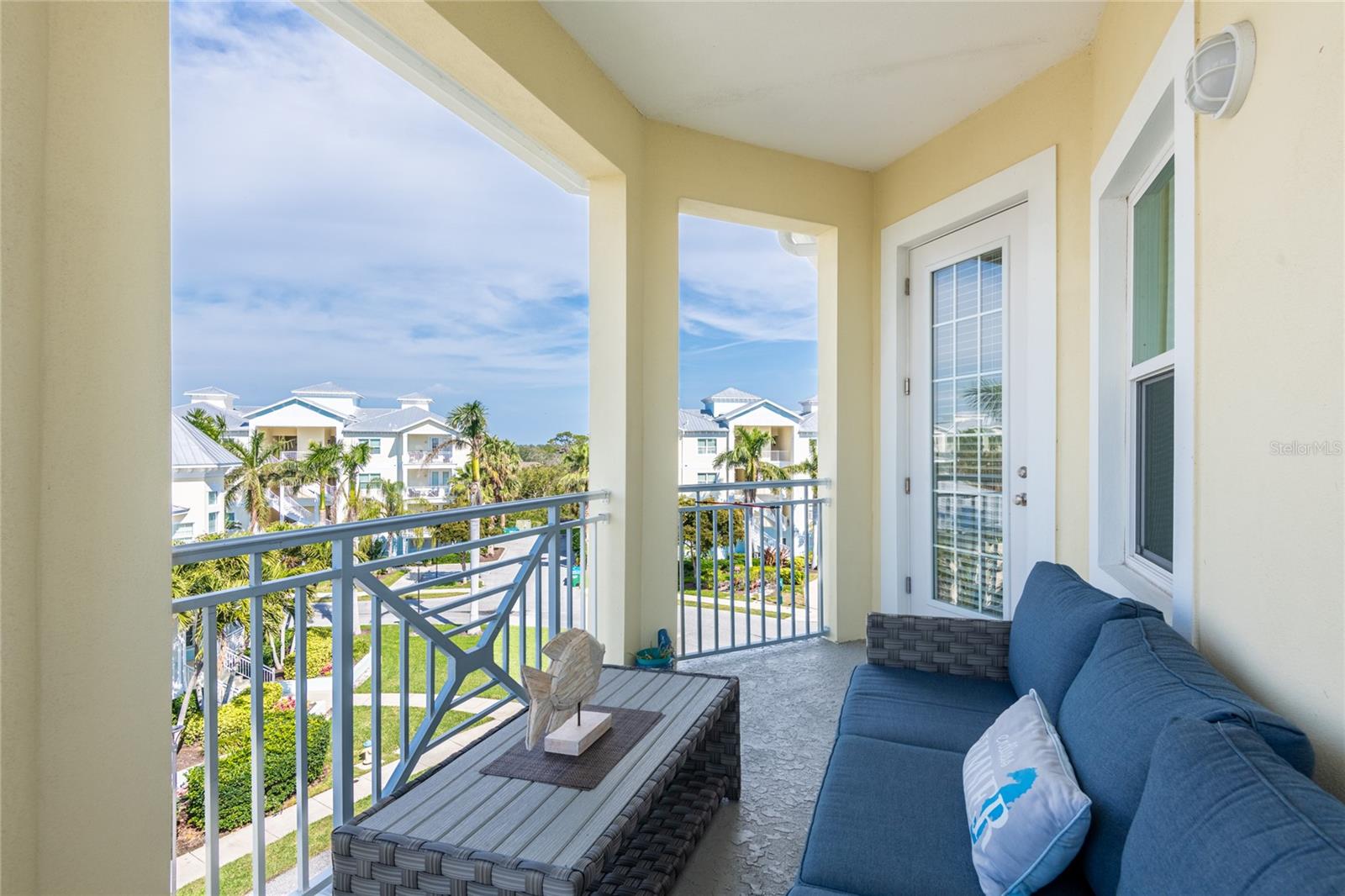 PALMA SOLA BAY CLUB - Residential