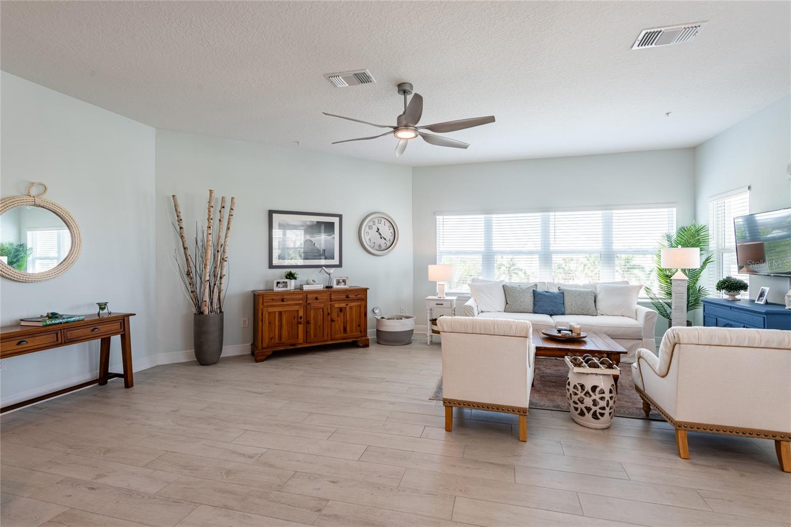 PALMA SOLA BAY CLUB - Residential