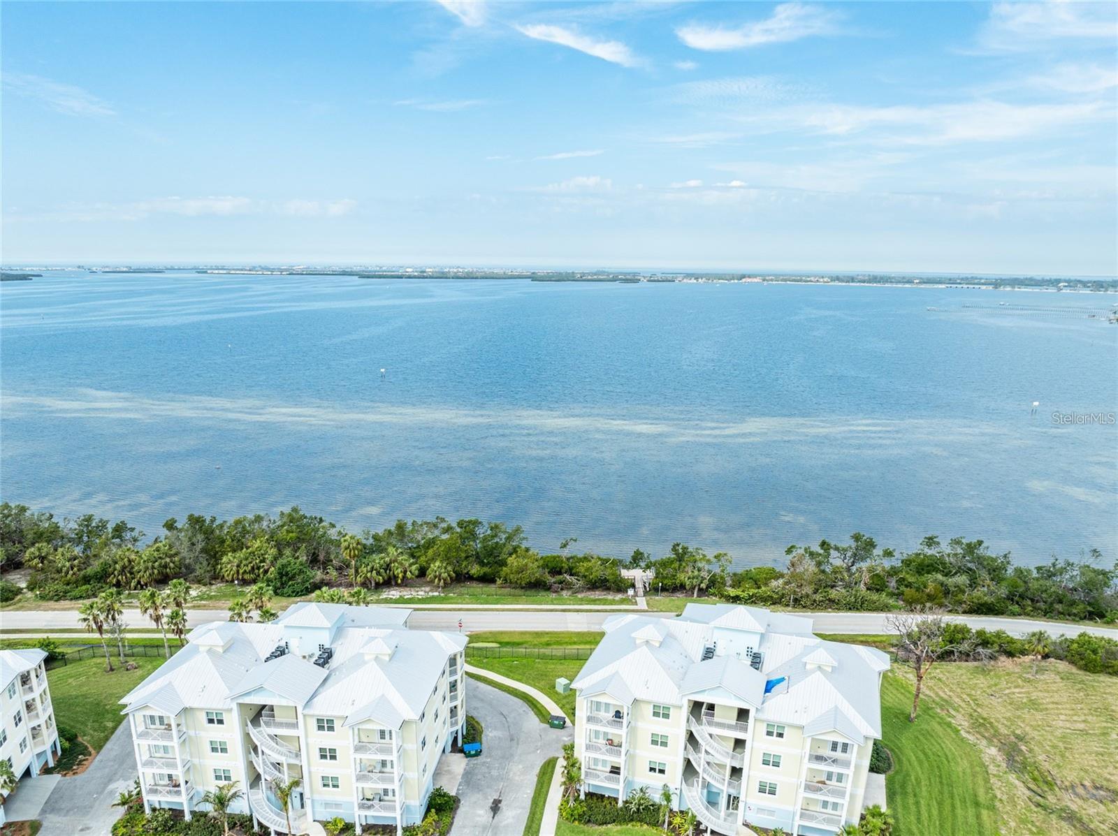 PALMA SOLA BAY CLUB - Residential