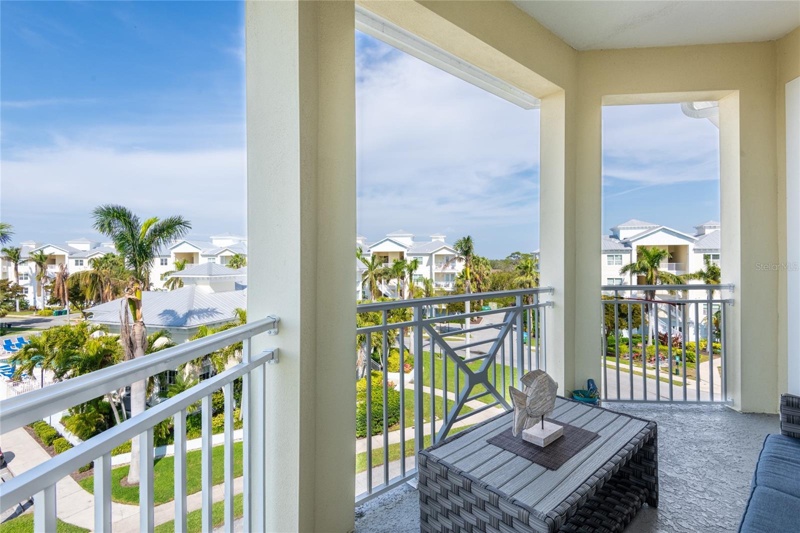 PALMA SOLA BAY CLUB - Residential