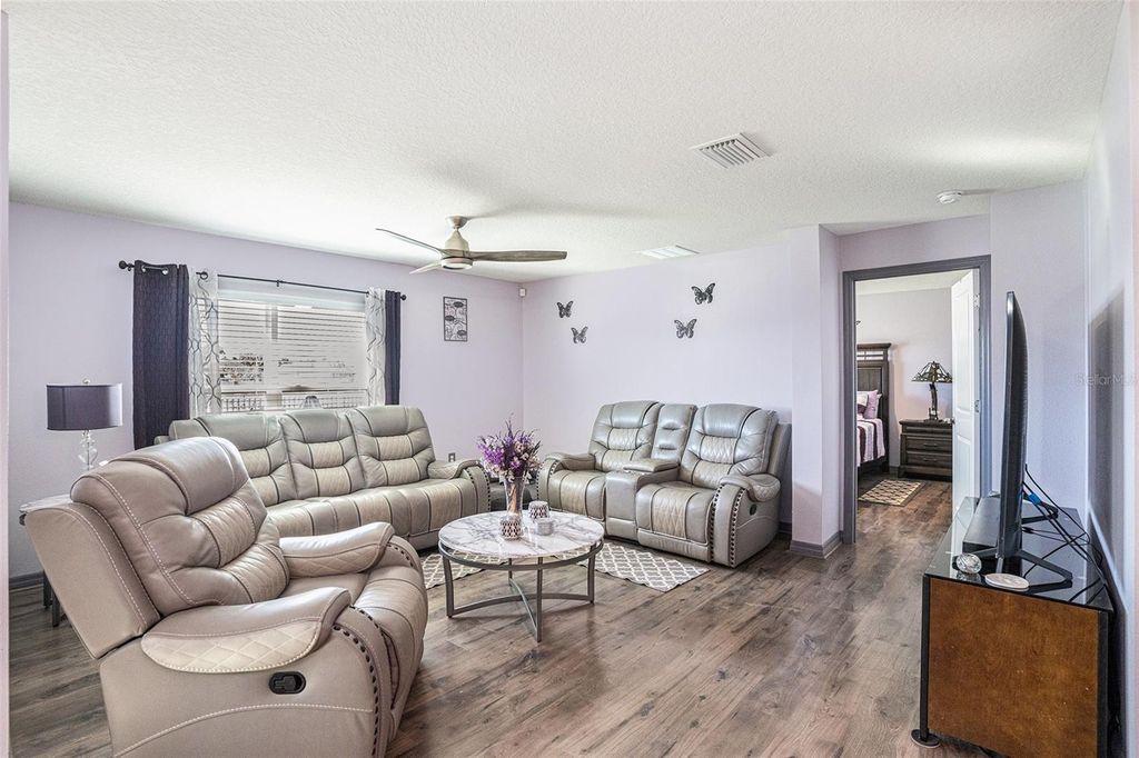 Photo of 813 18th Avenue SE, Ruskin, FL 33570 (MLS # TB8438916)