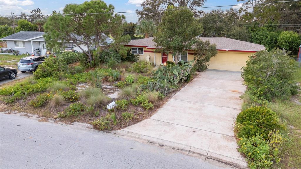 Photo of 7548 117th St, Seminole, FL 33772 (MLS # TB8426017)
