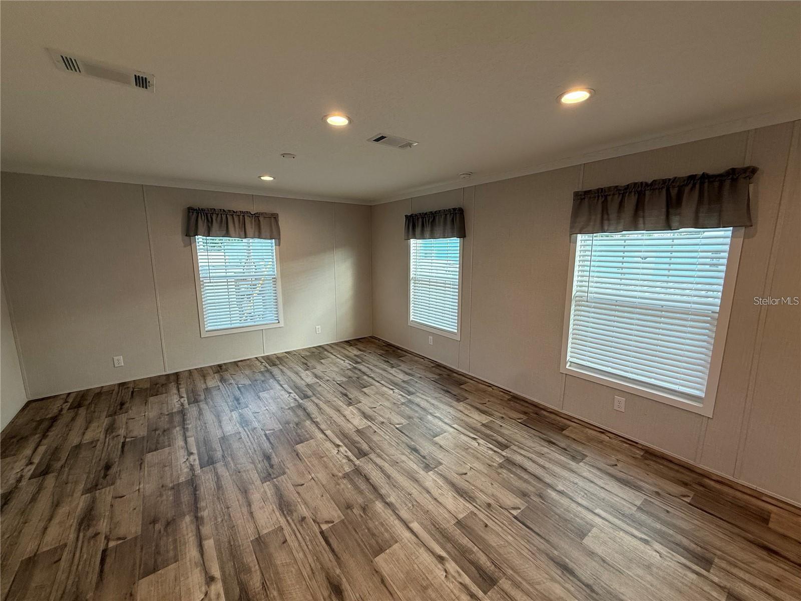 EAGLES NEST MOBILE HOME PARK UNREC - Residential