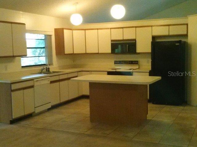 SHEELER OAKS PH 04A - Residential Lease