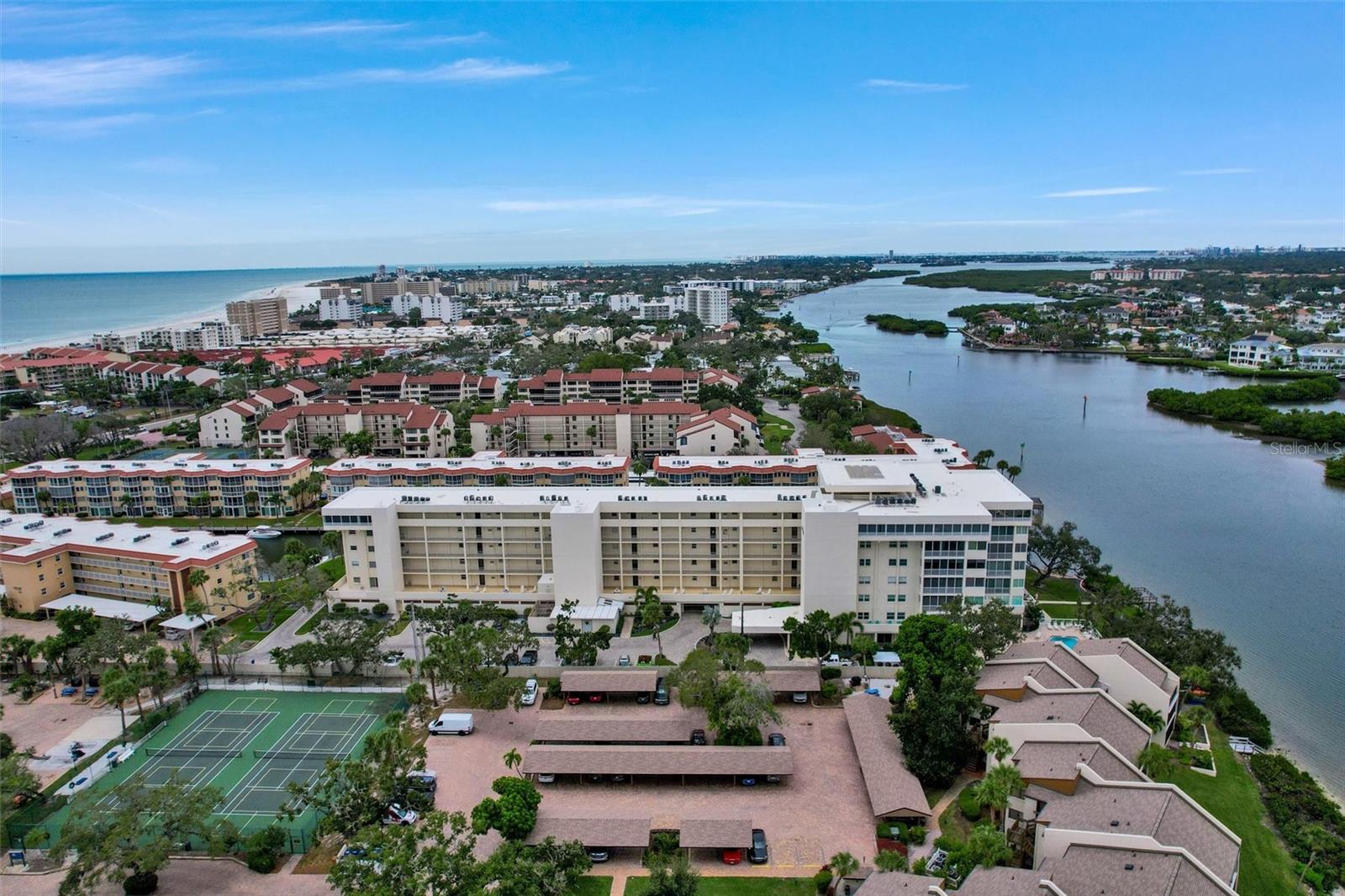 SIESTA HARBOR III - Residential