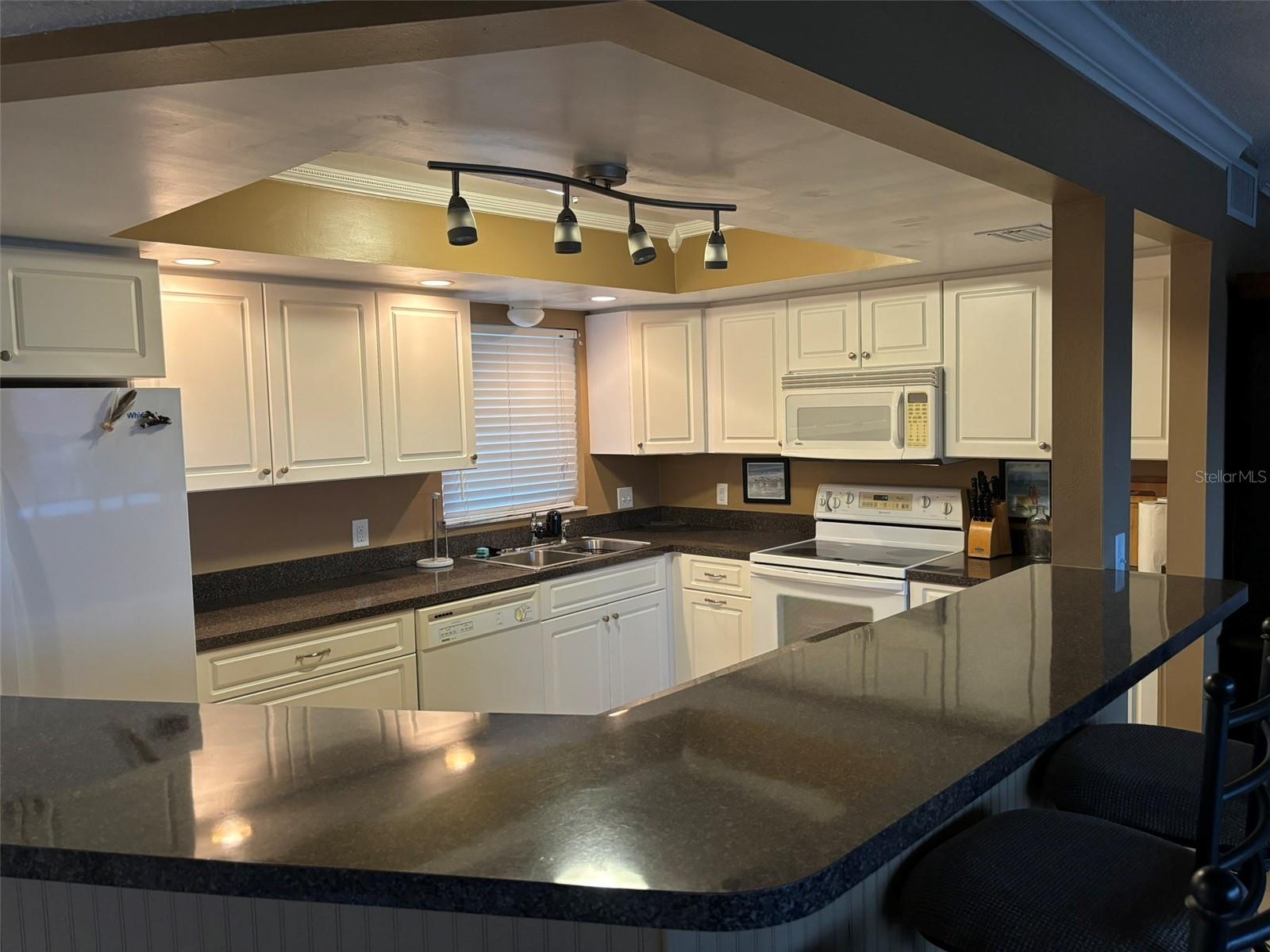 SIESTA HARBOR III - Residential