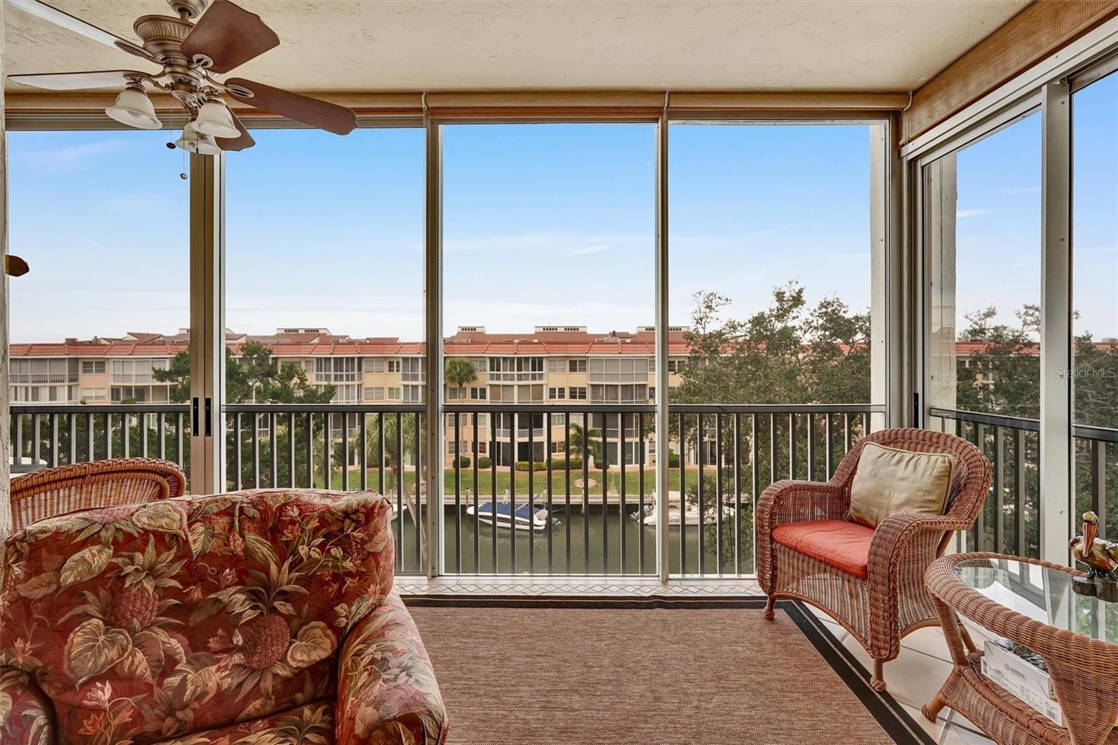 SIESTA HARBOR III - Residential