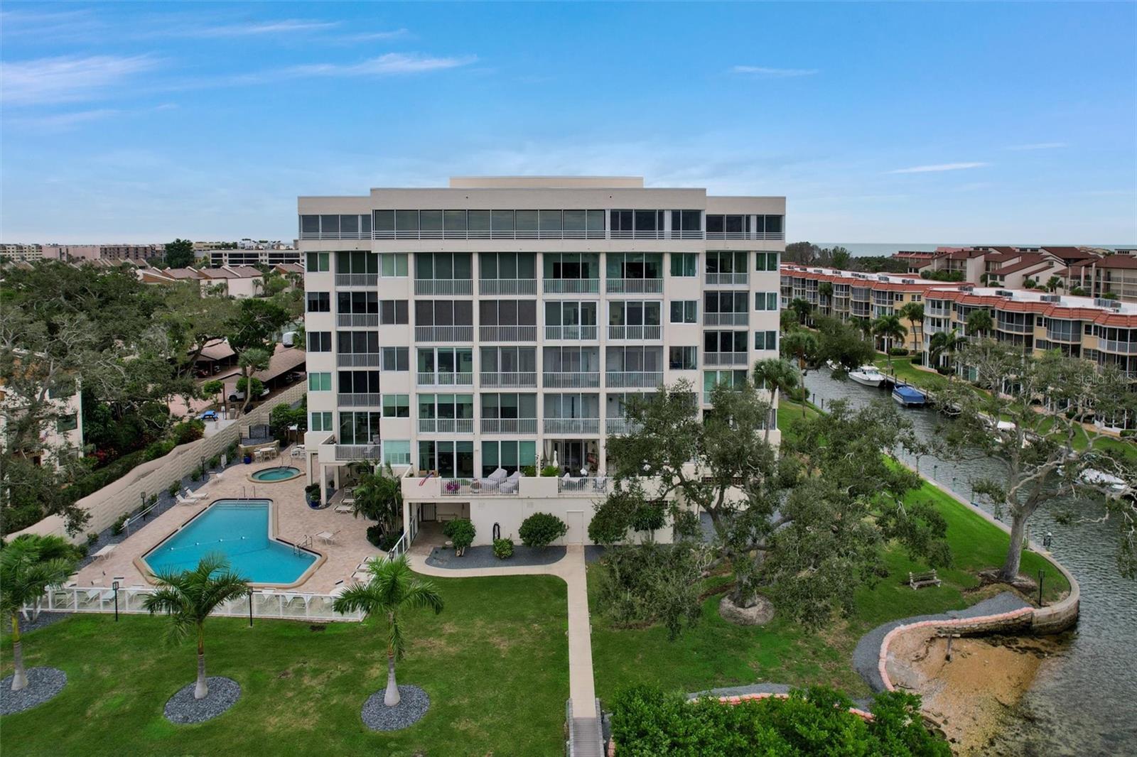 SIESTA HARBOR III - Residential