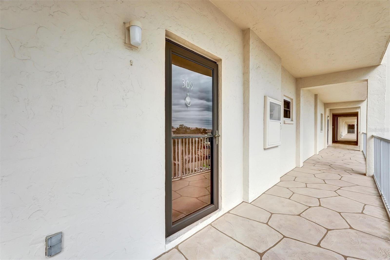 SIESTA HARBOR III - Residential