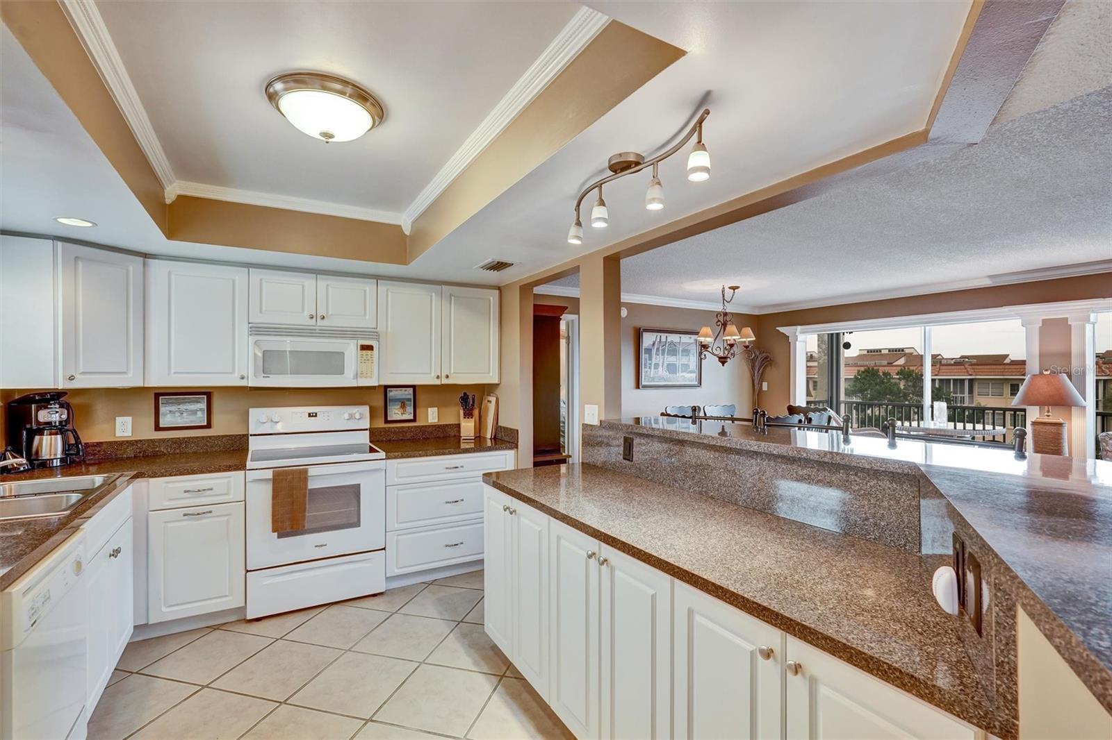 SIESTA HARBOR III - Residential