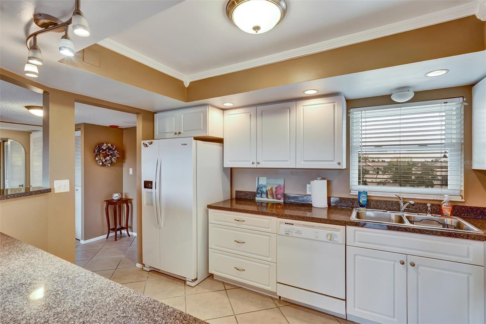 SIESTA HARBOR III - Residential