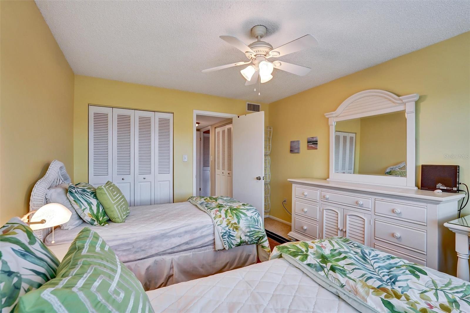 SIESTA HARBOR III - Residential