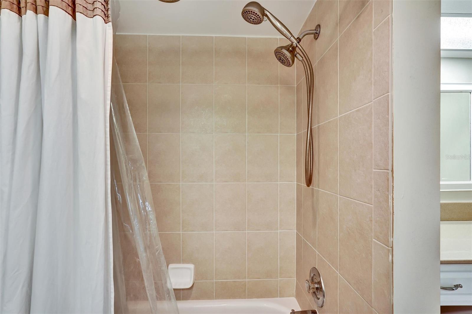 SIESTA HARBOR III - Residential