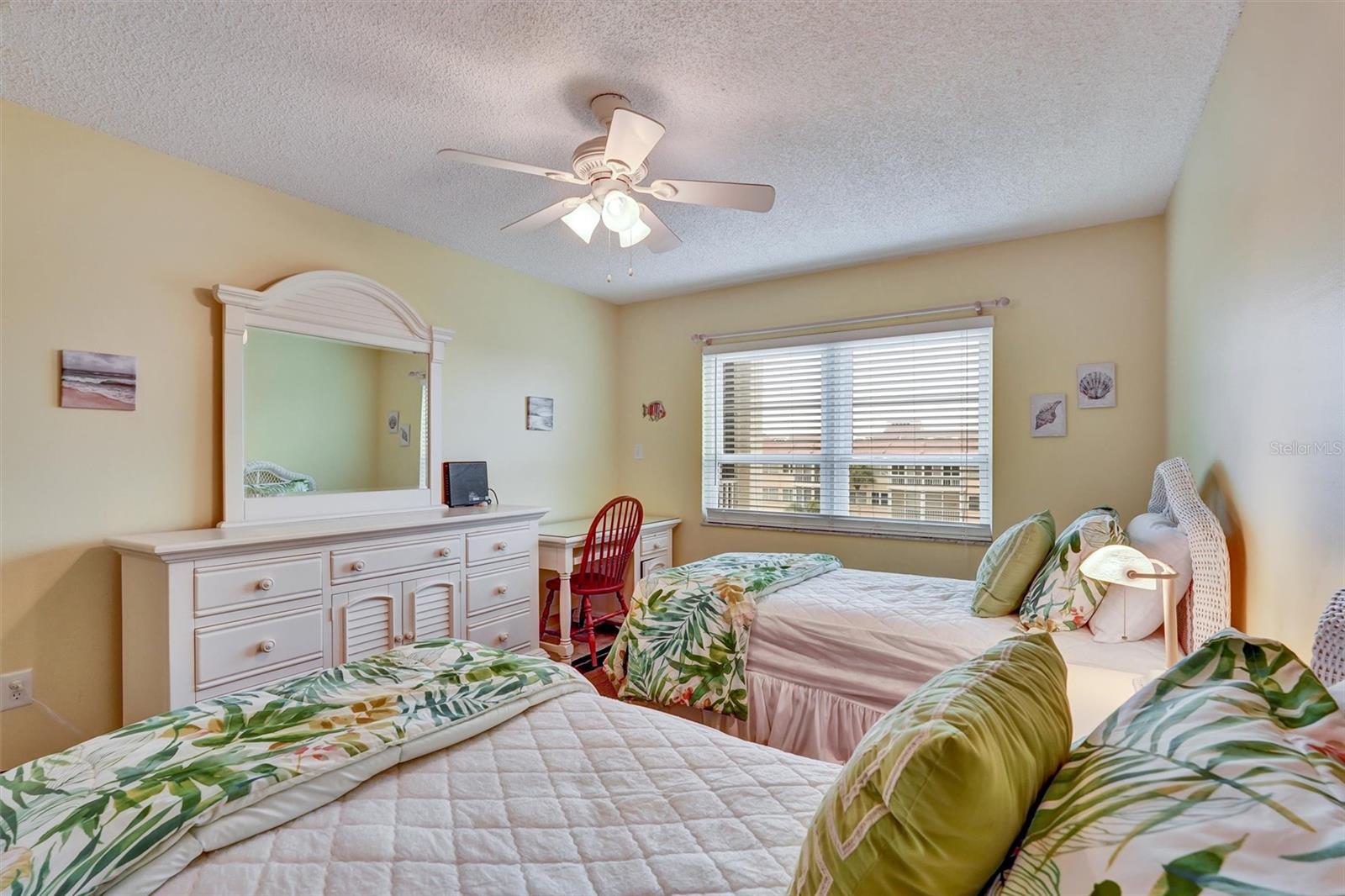 SIESTA HARBOR III - Residential