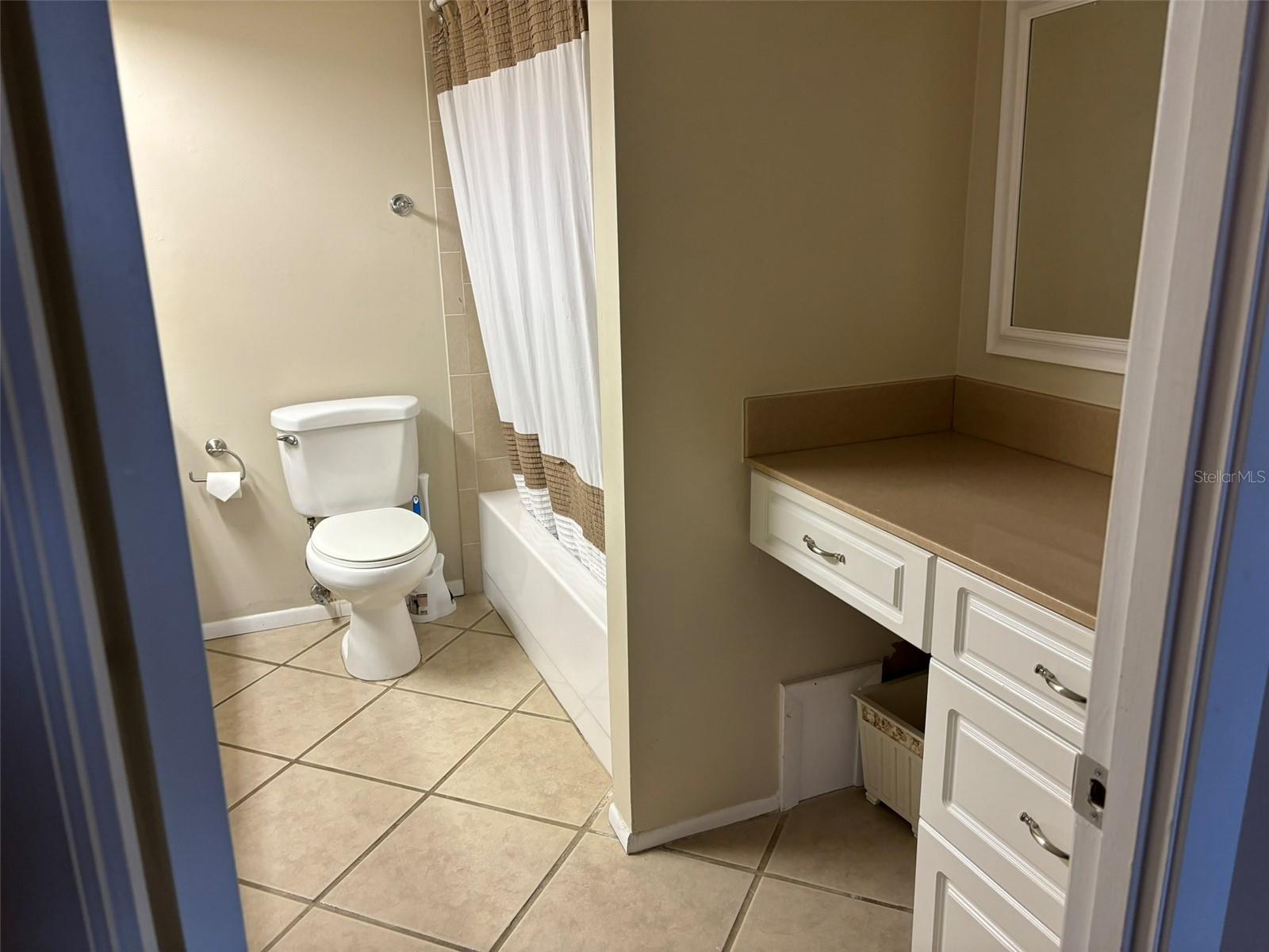 SIESTA HARBOR III - Residential