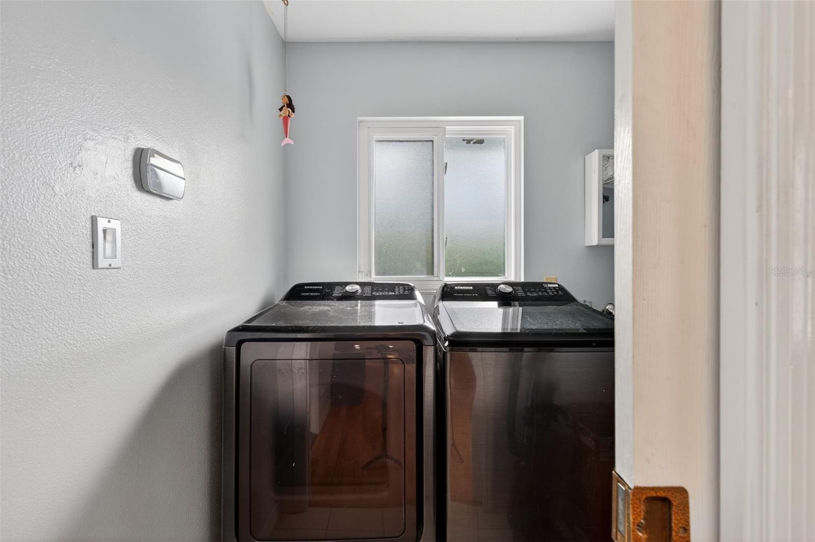 BENEVA WOODS - Residential