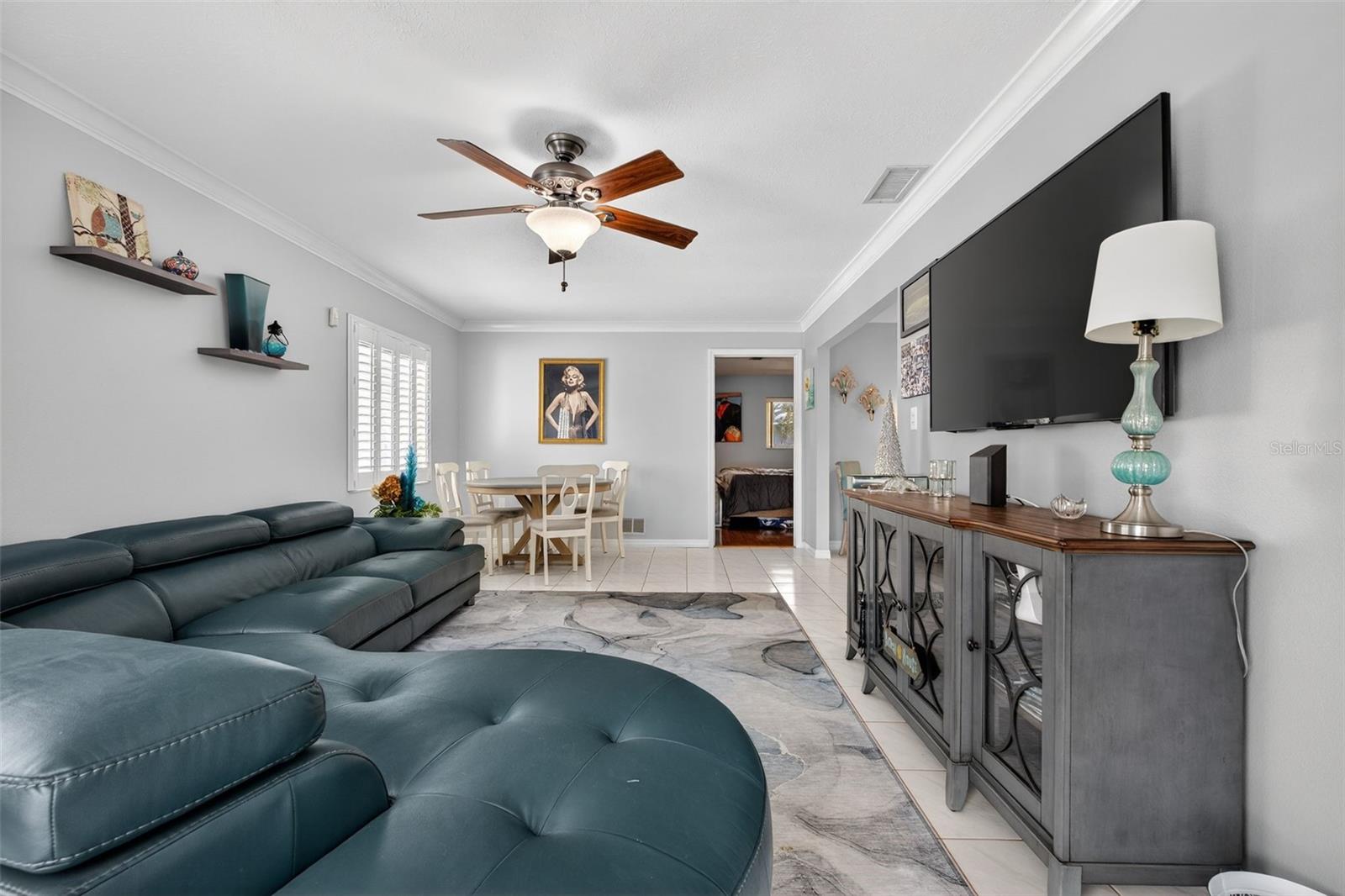 BENEVA WOODS - Residential