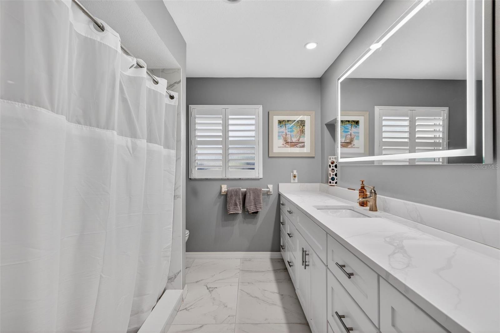 BENEVA WOODS - Residential