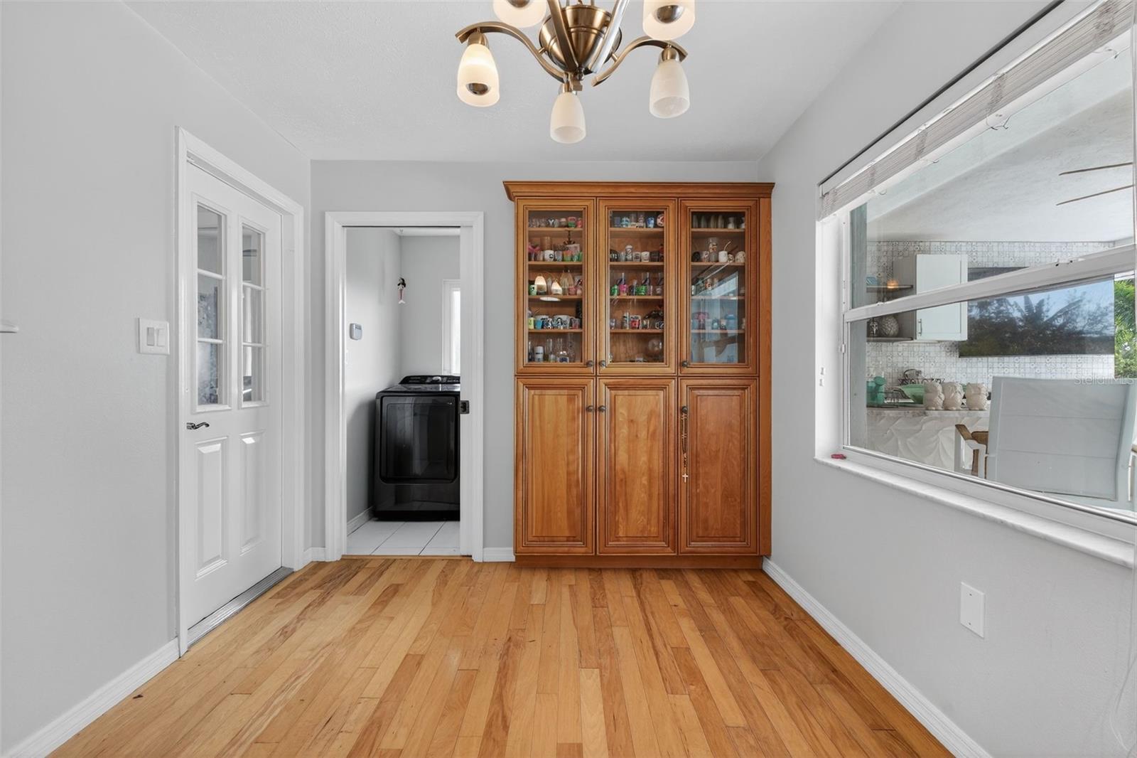 BENEVA WOODS - Residential