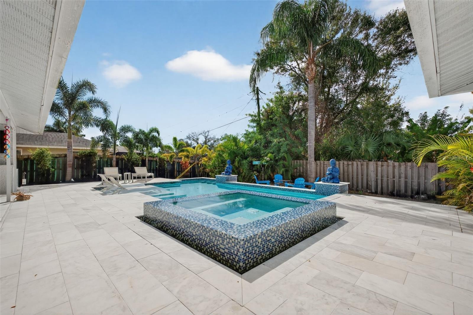 BENEVA WOODS - Residential