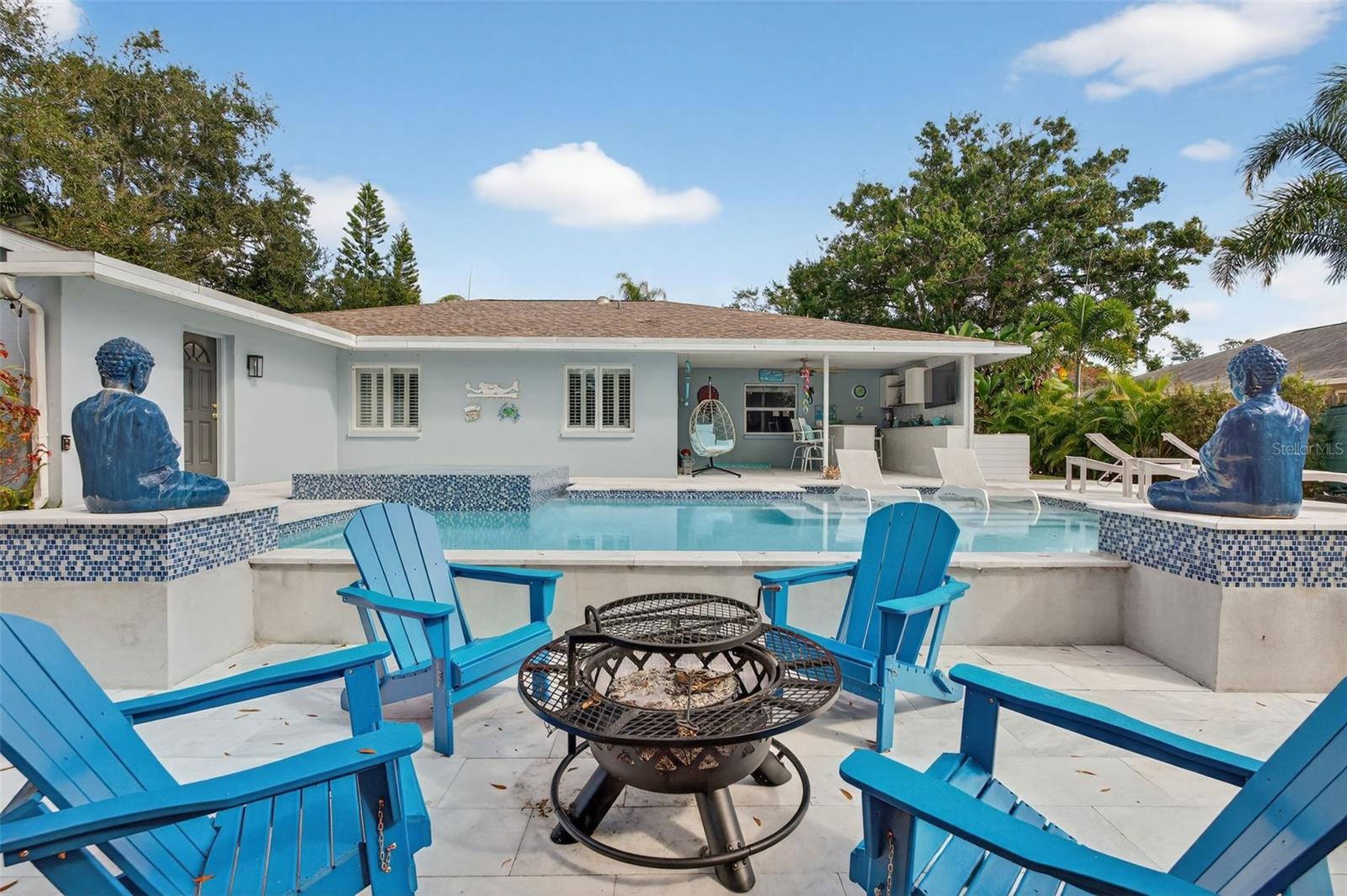 BENEVA WOODS - Residential