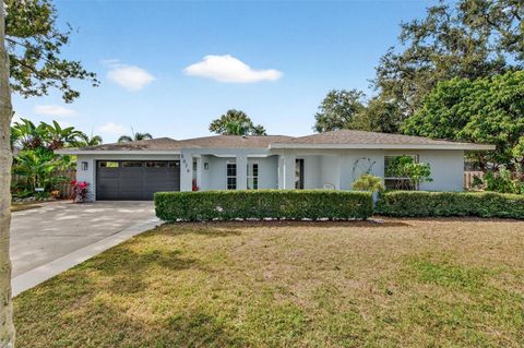 Photo of 5676 Beneva Woods Circle, Sarasota, FL 34233 (MLS # A4676417)