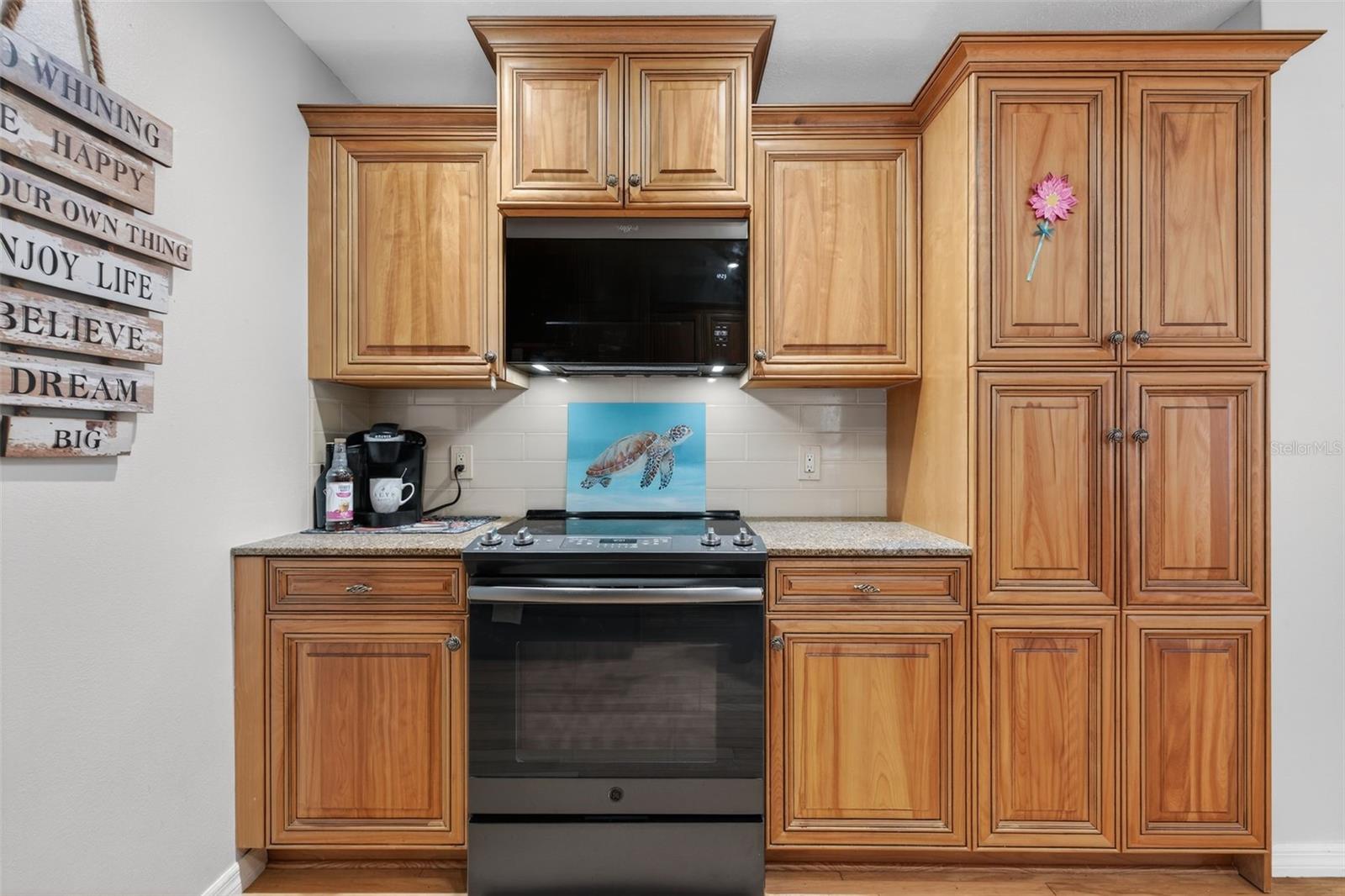 BENEVA WOODS - Residential