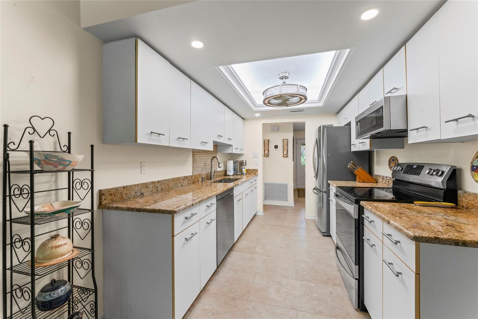 SUN CITY CENTER UNIT 32B - Residential