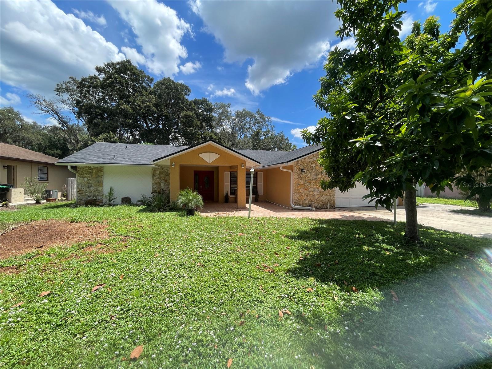 This beautiful home sits on .25 acres of land and has a great layout! If you love a traditional floor plan for a home with high ceilings, you’ll love this house! You have a formal living/ sitting area, formal dining room, spacious open kitchen that overlooks an eat in area and family den. Spend evenings out in the Florida room to entertain guests or exercise. The split floor plan design adds for additional privacy along with spacious bedrooms all nestled in a great location. Only 20 minutes from downtown Orlando, 15 minutes from University of central Florida and Full Sail technical college. Don’t hesitate to come check out this lovely home today