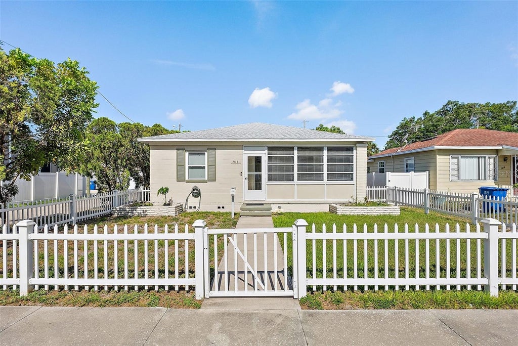 Photo of 918 27th Street N, St Petersburg, FL 33713 (MLS # TB8555798)