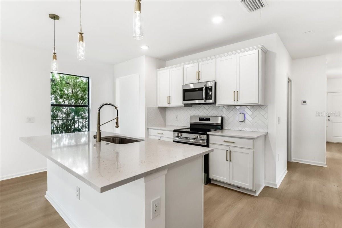 6559 SILVERSTAR DRIVE
