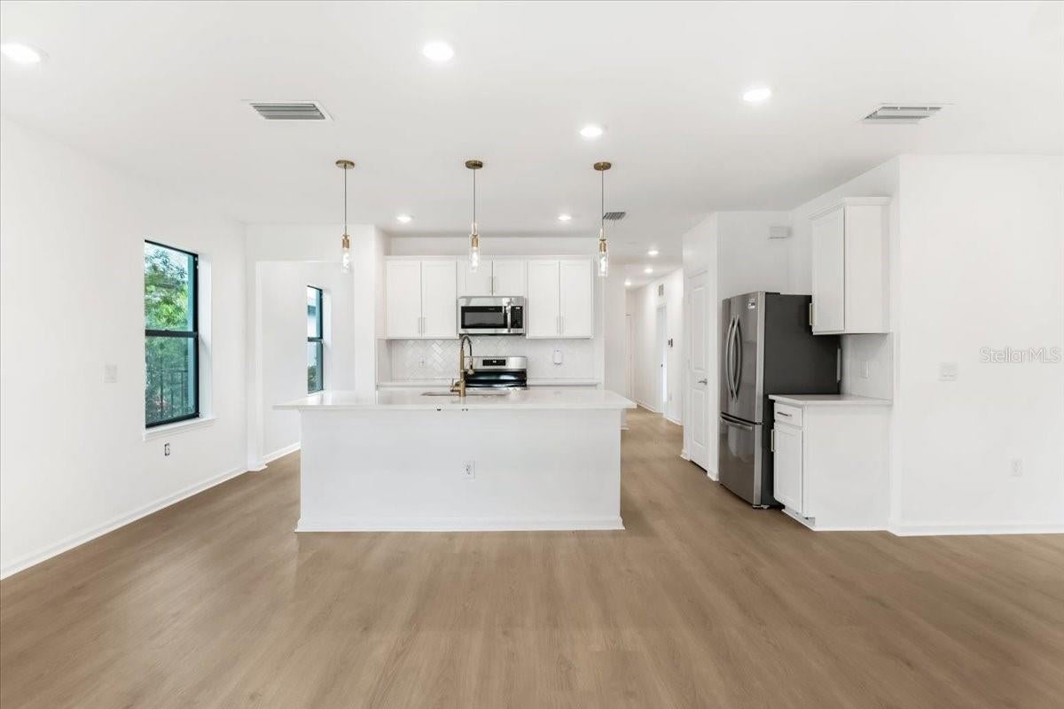 6559 SILVERSTAR DRIVE