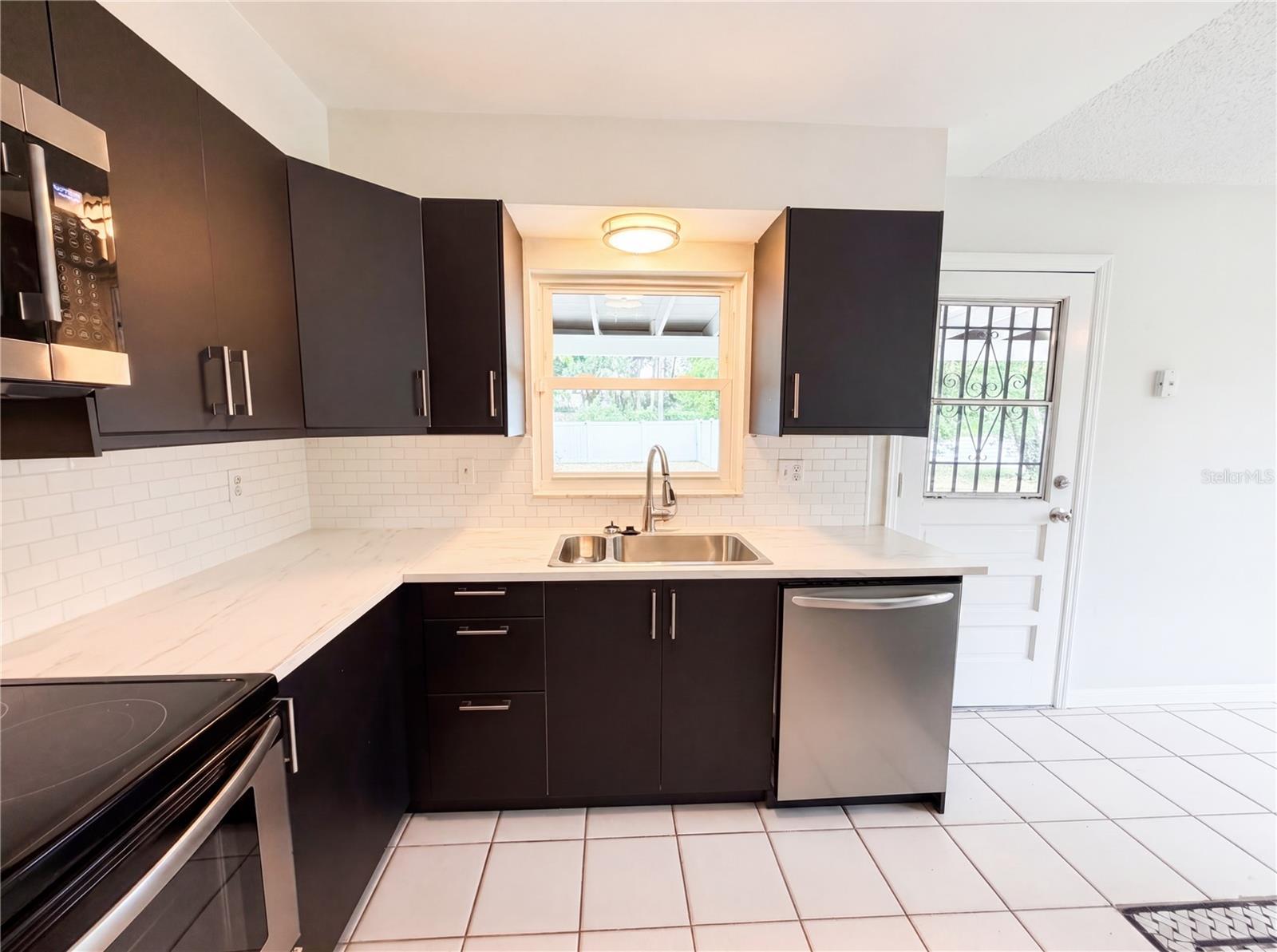 SUNSHINE GARDENS - Residential