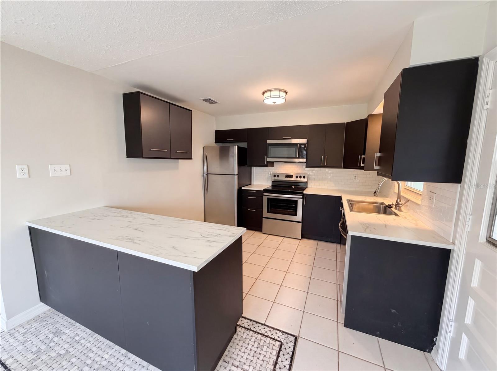 SUNSHINE GARDENS - Residential