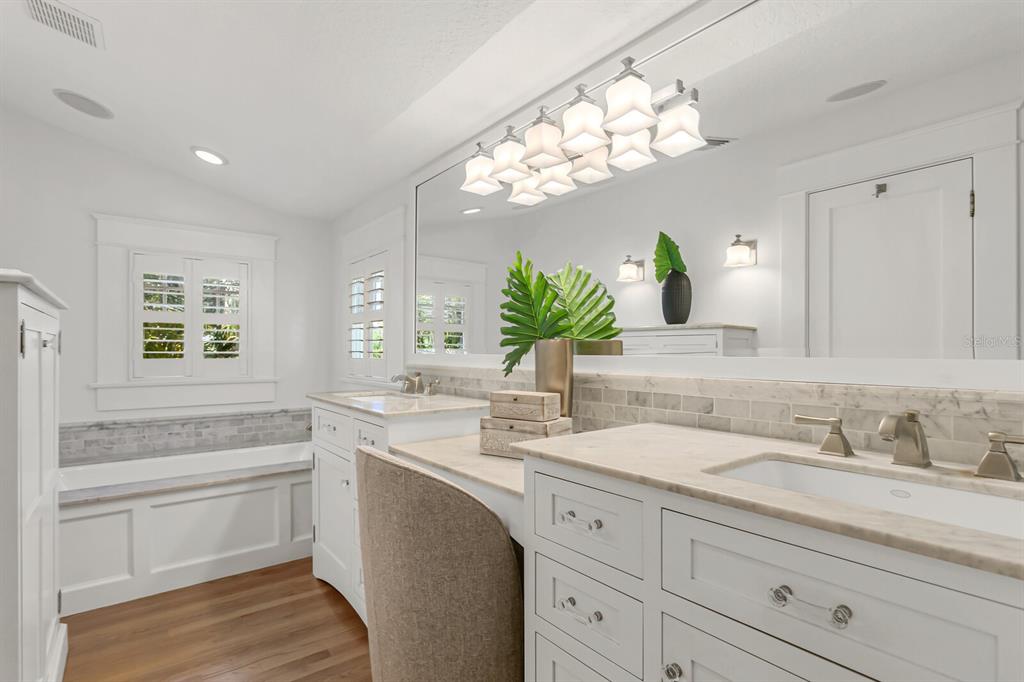 BAYSHORE PLACE - Residential