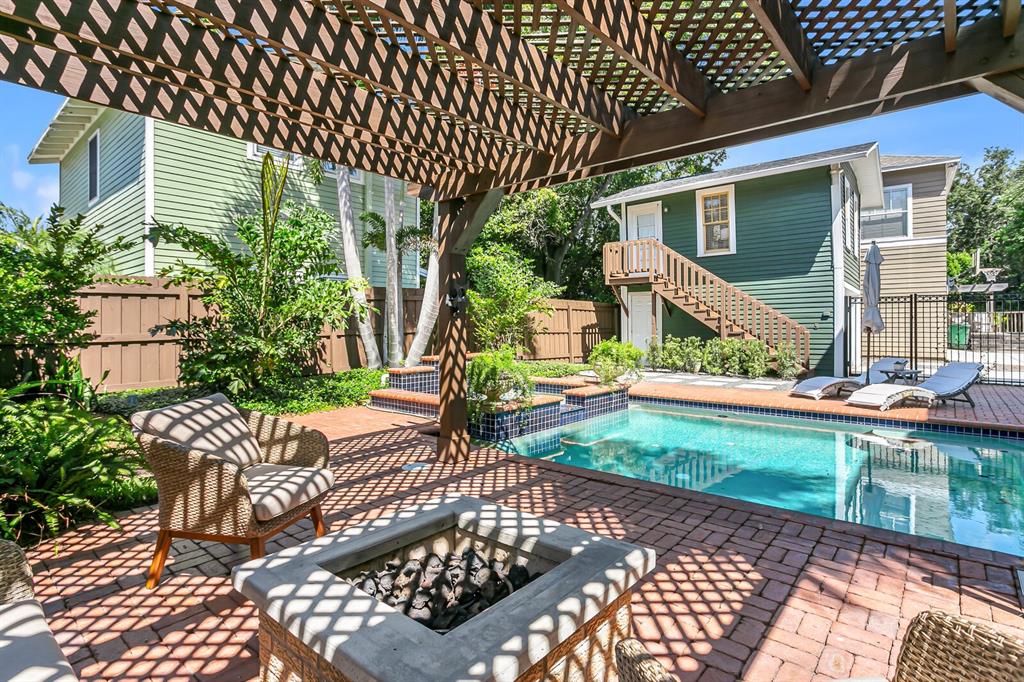 BAYSHORE PLACE - Residential