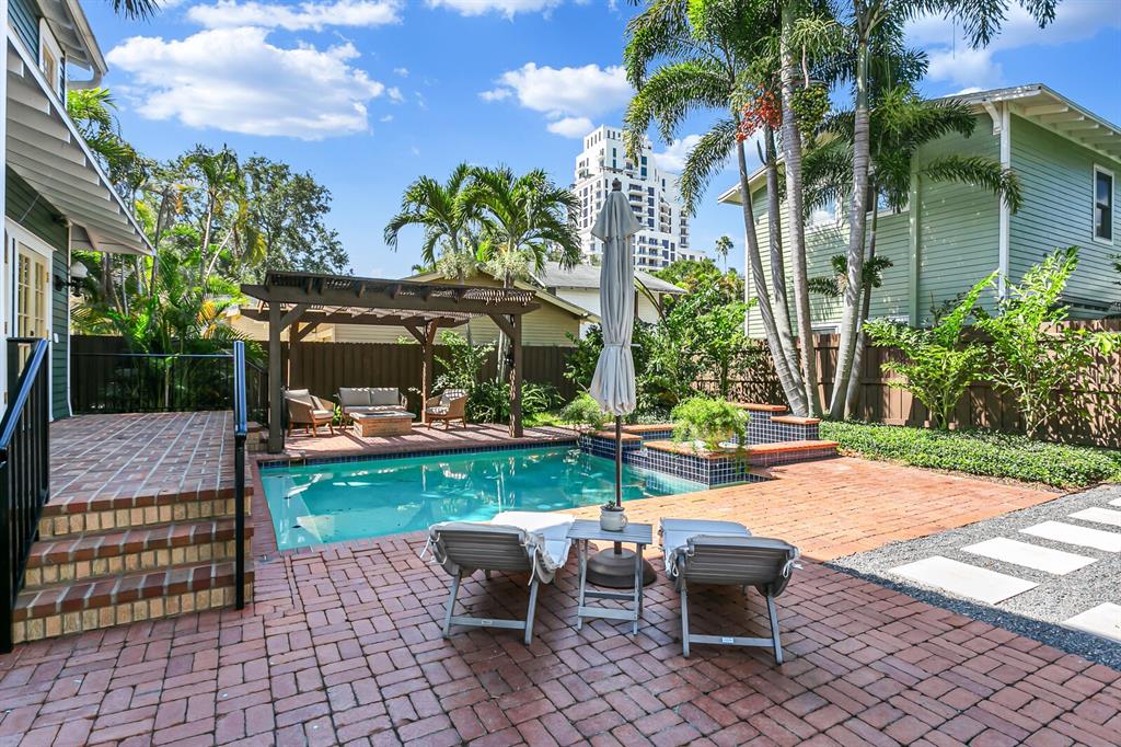 BAYSHORE PLACE - Residential