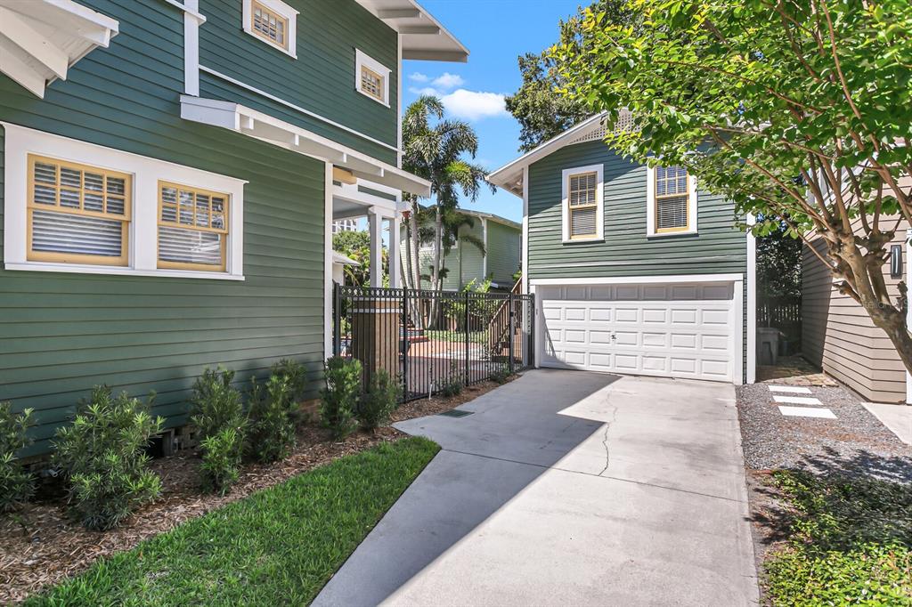 BAYSHORE PLACE - Residential